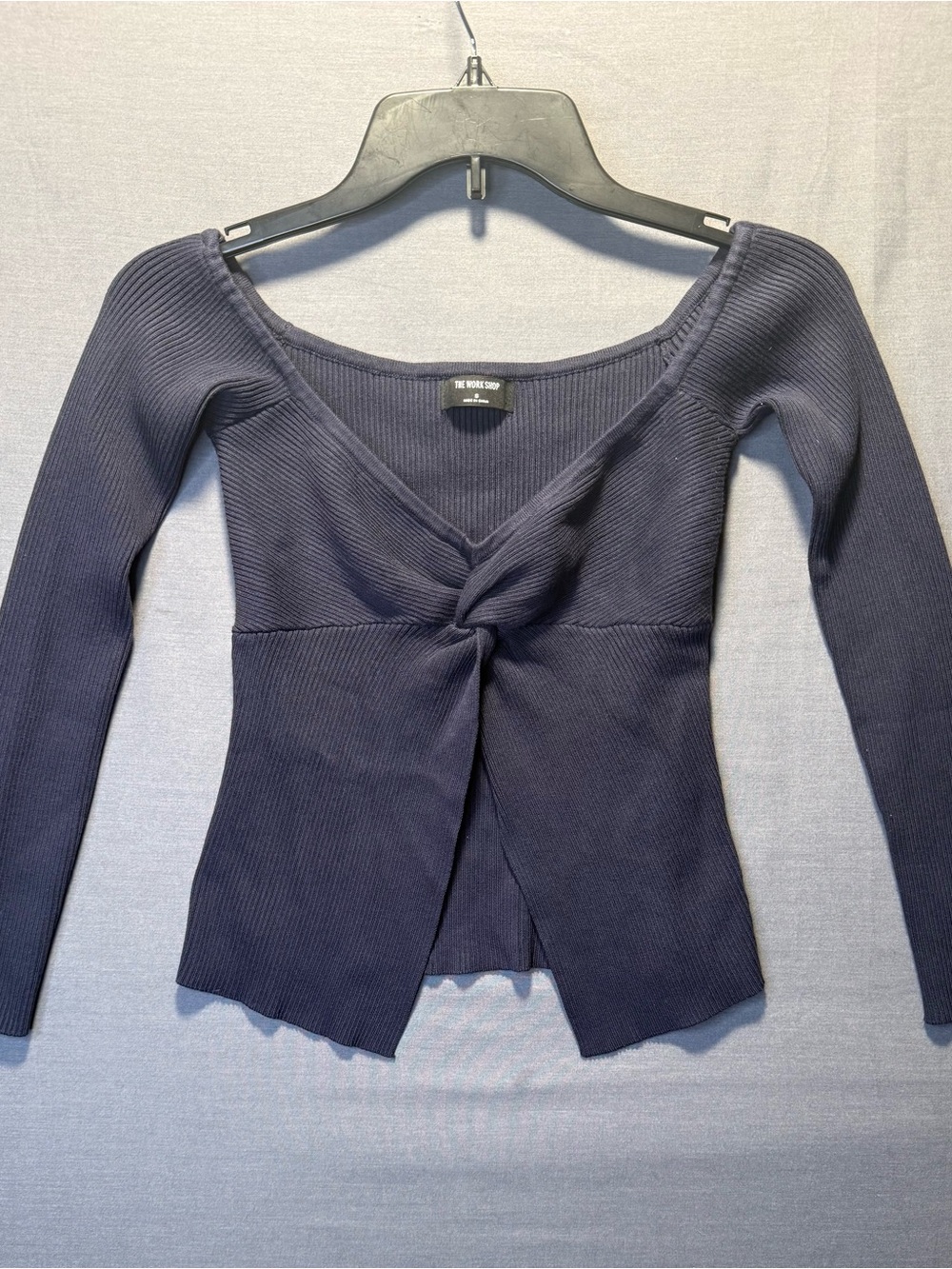 The Work Shop Navy Ribbed Twist-Front Long Sleeve Top. Size Small